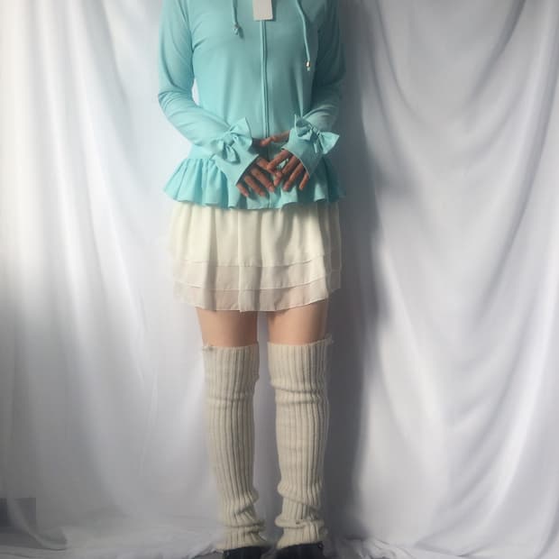 Frill hood zip up