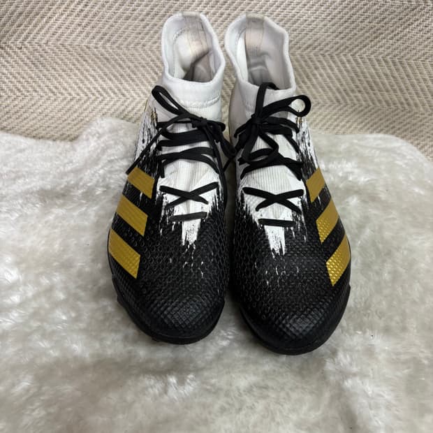 아디다스 프레데터 뮤테이터 20.3 TF 축구화