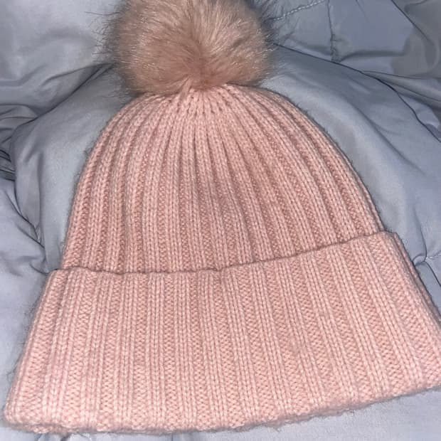 핑크 방울 비니