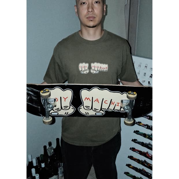 00's 빈티지 토이머신 'Fists' 주먹 그래픽 티셔츠