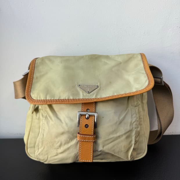 프라다 포코노 크로스백(정품)