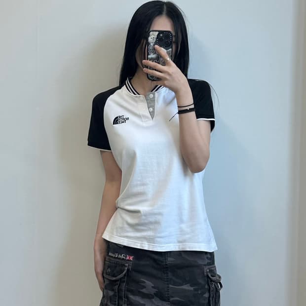 노스페이스 자수로고 오래오배색 반팔 티셔츠