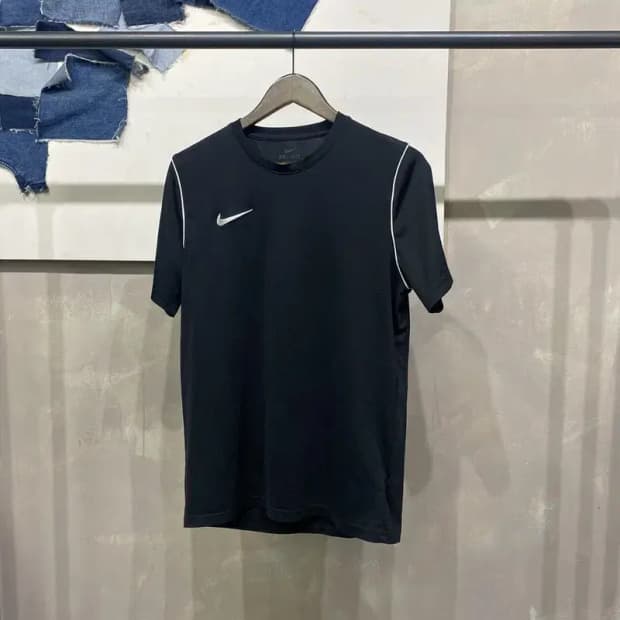 (100) 나이키 스포츠 운동 드라이핏 기능성 반팔 티
