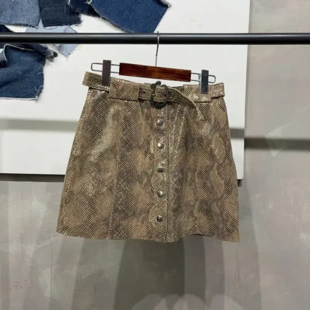 (24인치) 자라 ZARA 여성 페이크 뱀피 미니스커트 치마