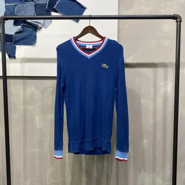 (95) 라코스테 캐주얼 스트릿 자수 브이넥 니트