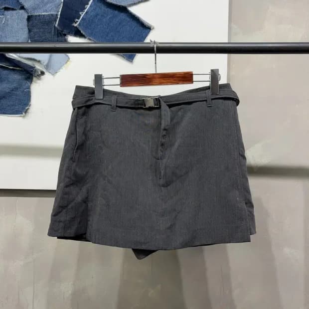 (28인치) 에잇세컨즈 여성 캐주얼 버클 미니 스커트 치마 반바지