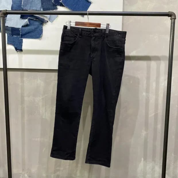 (32인치) 게스 빈티지 캐주얼 9부 스판 흑청바지 블랙진