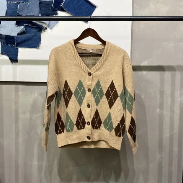 (90) 스파오 여성 캐주얼 아가일 니트 가디건