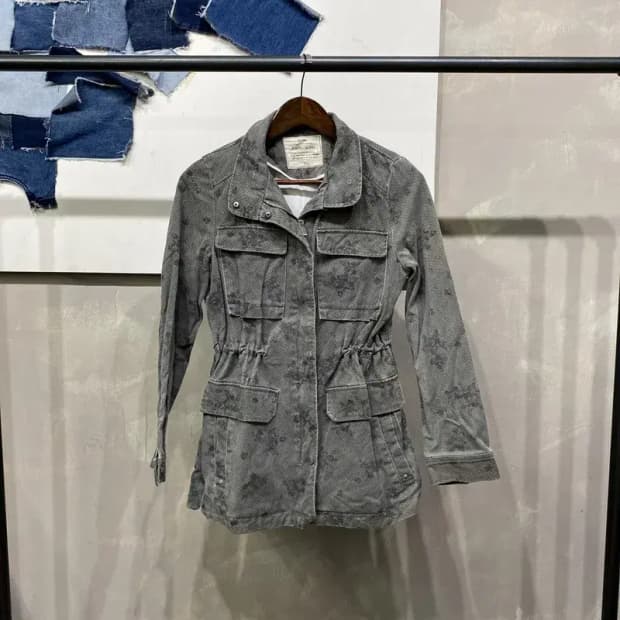 (85) 플라스틱아일랜드 여성 캐주얼 플라워패턴 필드 야상자켓