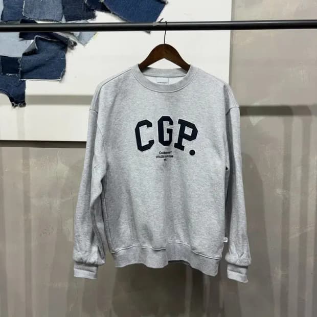 (95) 코드그라피 캐주얼 기모 빅로고 자수 맨투맨 긴팔 티