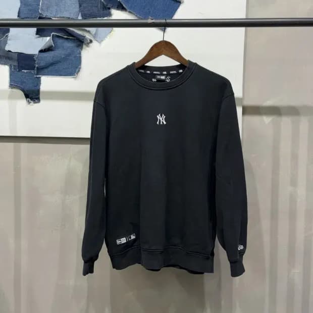 (95) 뉴에라 뉴욕양키스 스트릿 자수 맨투맨 긴팔 티