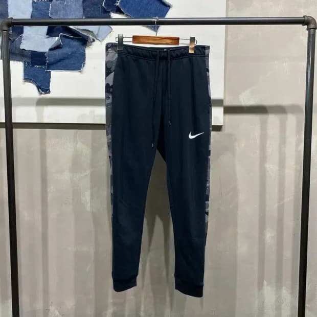 (28~30인치) 나이키 캐주얼 드라이핏 카모 사이드라인 운동바지 팬츠