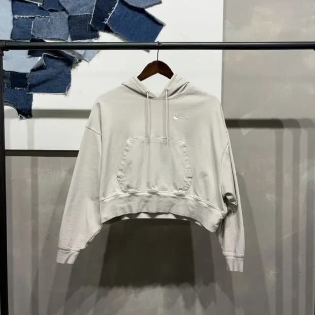 (80) 나이키 여성 캐주얼 자수 크롭 후드티