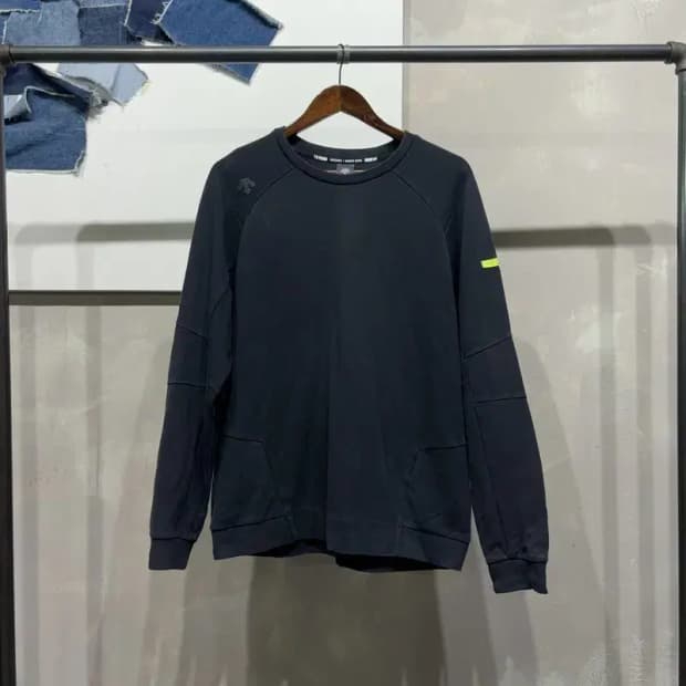 (100) 데상트 캐주얼 스포츠 맨투맨 긴팔 티