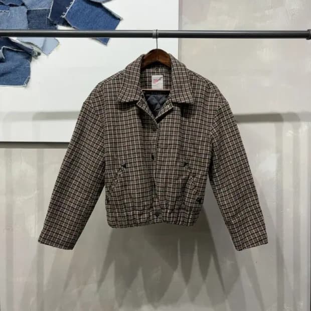 (85) 에잇세컨즈 여성 캐주얼 모직 체크 카라 누빔자켓