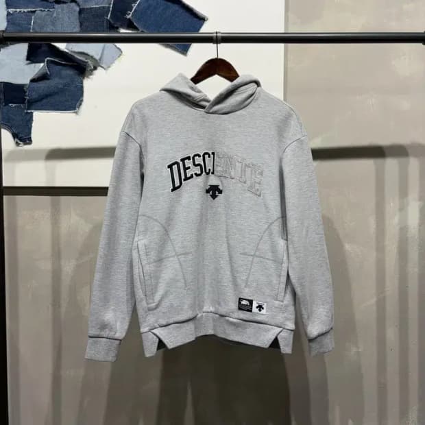 (90) 데상트 여성 캐주얼 스트릿 로고 자수 후드티