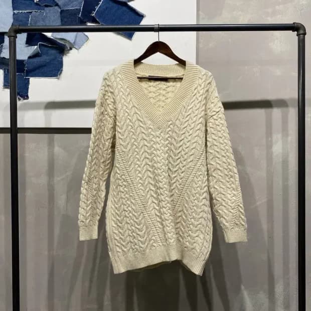 (95) 자라 ZARA 여성 케이블 꽈배기 브이넥 니트 원피스