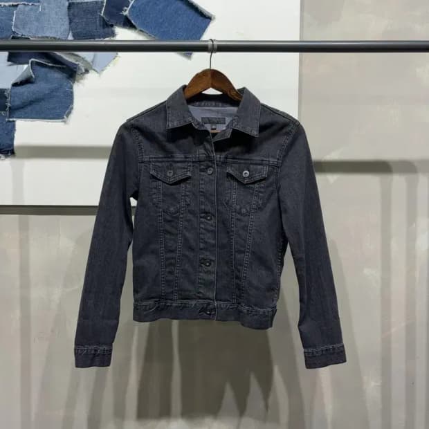 (85) 유니클로 여성 캐주얼 투포켓 흑청데님 트러커 자켓