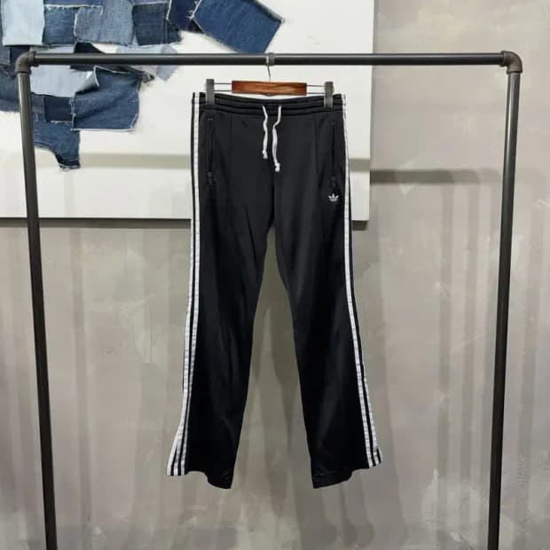 (25~27인치) 아디다스 여성 올드스쿨 파이이버드 약기모 밴딩 바지