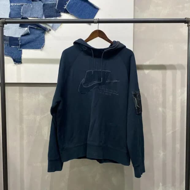 (110) 나이키 스트릿 캐주얼 네이비 자수 후드티