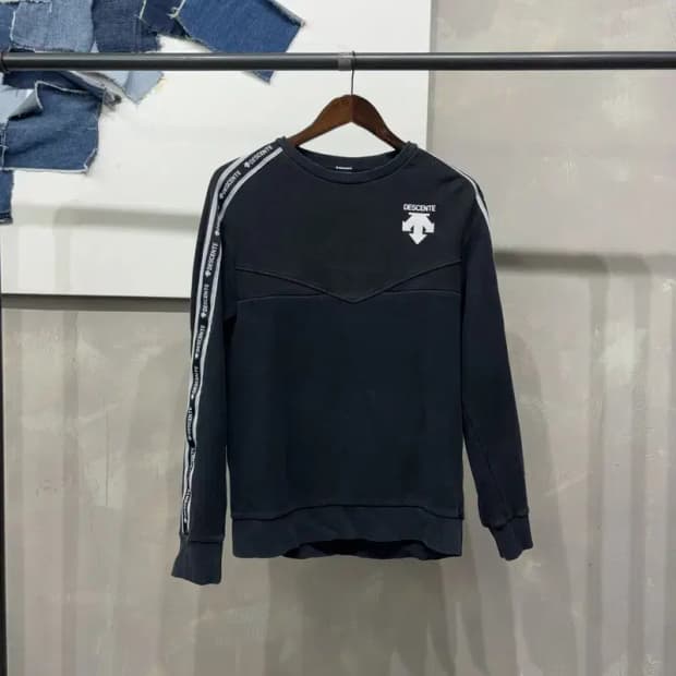 (95) 데상트 캐주얼 사이드라인 프린팅 기모 맨투맨 긴팔 티