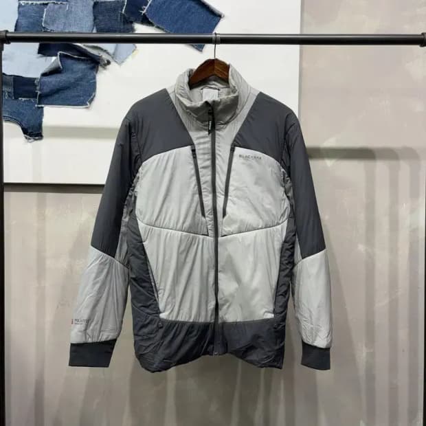 (105) 블랙야크 등산 아웃도어 배색 경량패딩