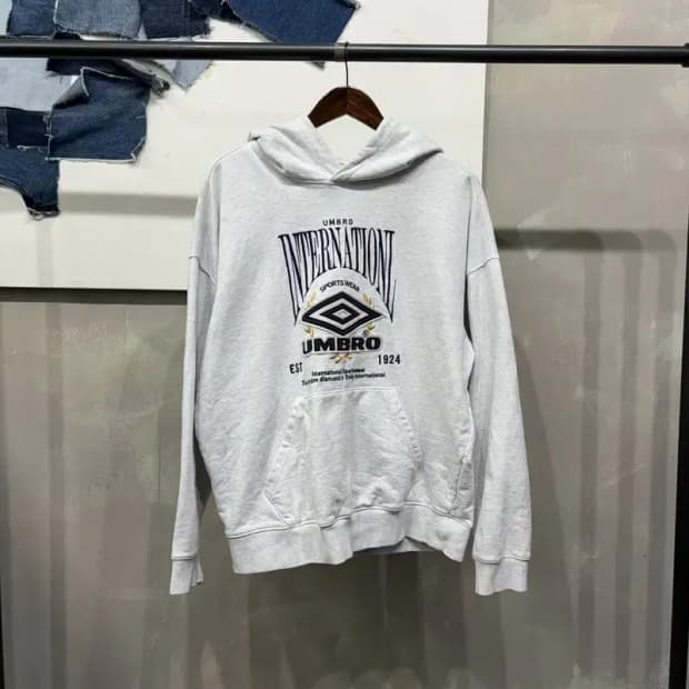 (95) 엄브로 캐주얼 스트릿 빅프린팅 자수 후드티