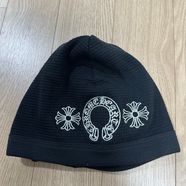 크롬하츠 홀스슈 스컬캡 비니