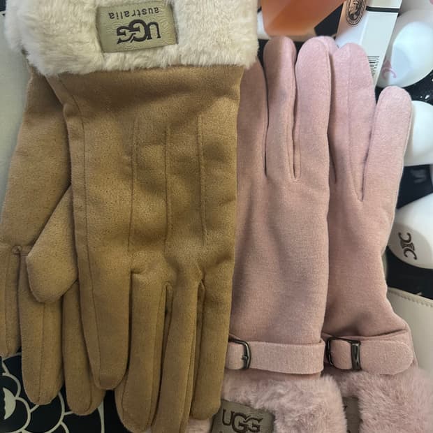 UGG 어그 장갑 베이지/핑크 퍼 장식