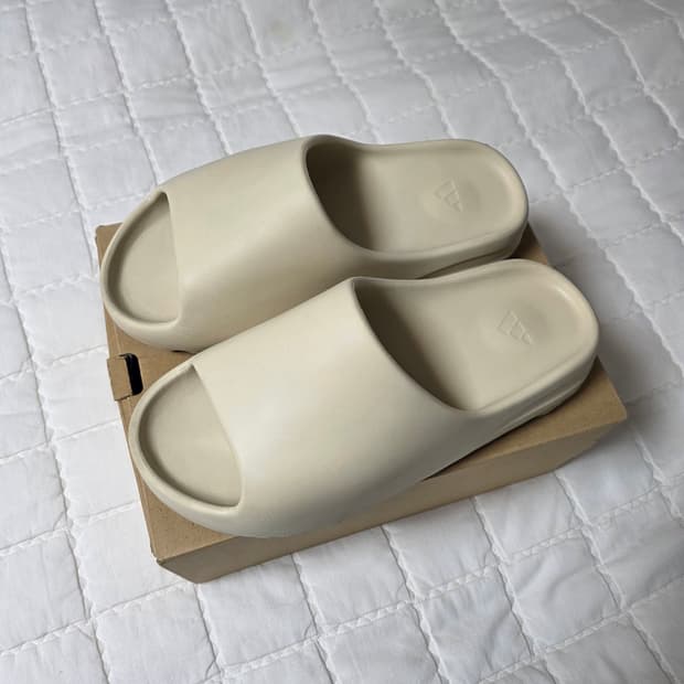 (중고) 아디다스 이지 슬라이드 본 285사이즈