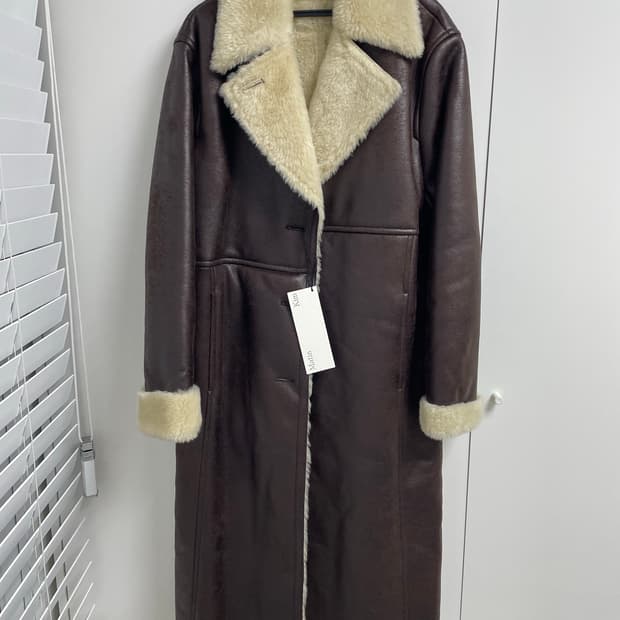 마뗑킴 무스탕 밤색 (새상품)