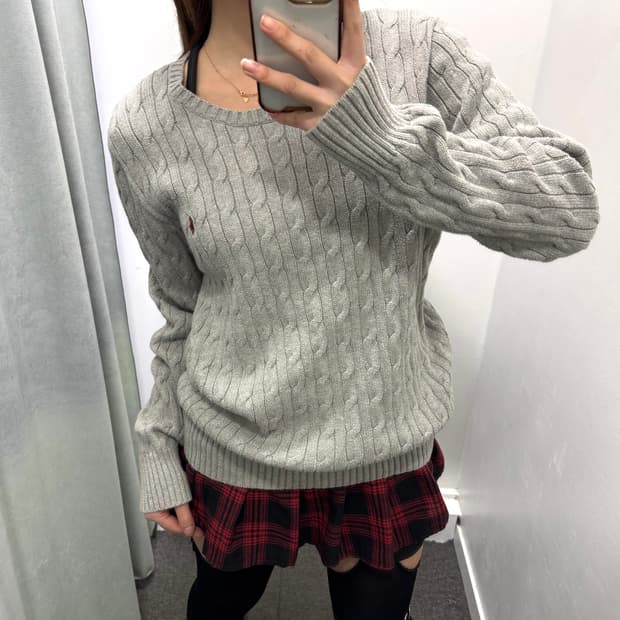 폴로 그레이 꽈베기 니트