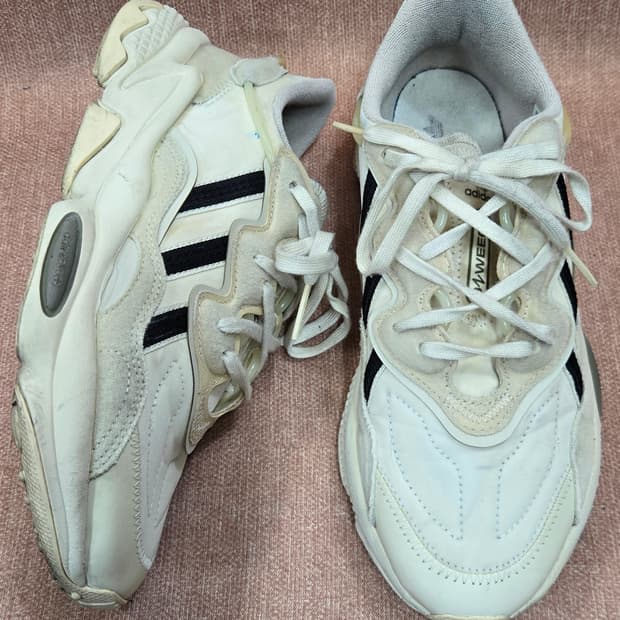 아디다스 오즈위고 크림 화이트 블랙