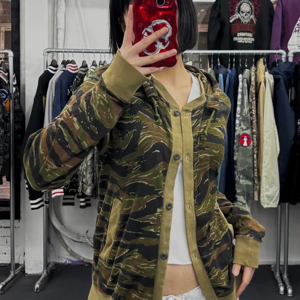 히스테릭 글래머 카모 후디 가디건