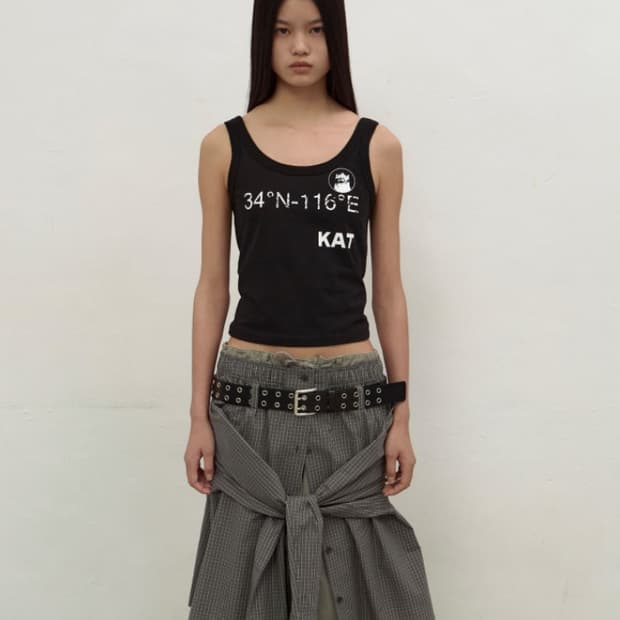 LCDC KAT PRINT SLIM TANK TOP 블랙