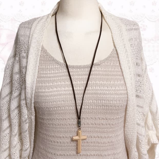 핀터깔 y2k 대장 우드 아이보리 십자가 포인트 목걸이