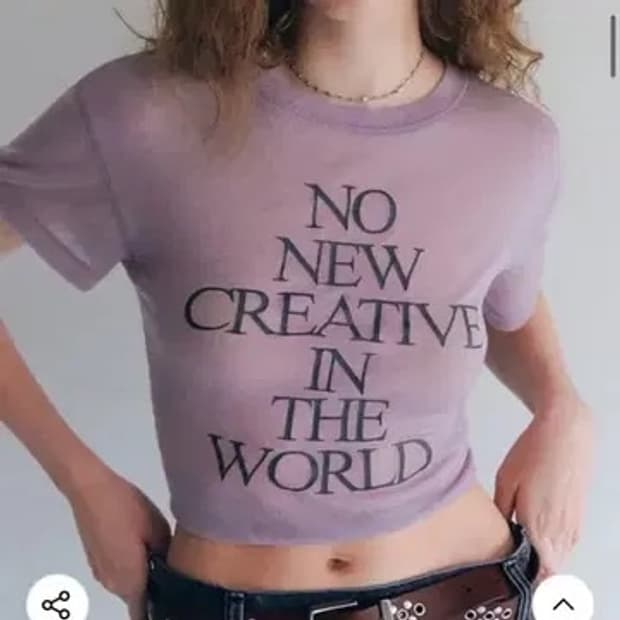커렌트 CREATIVE SHORT SLEEVE TEE 라벤더 색상