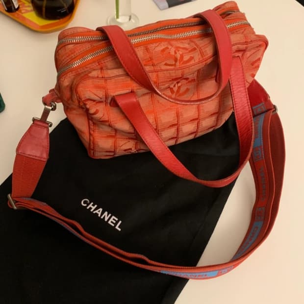 샤넬 트래블 스포츠 백 오렌지 레드 레어템