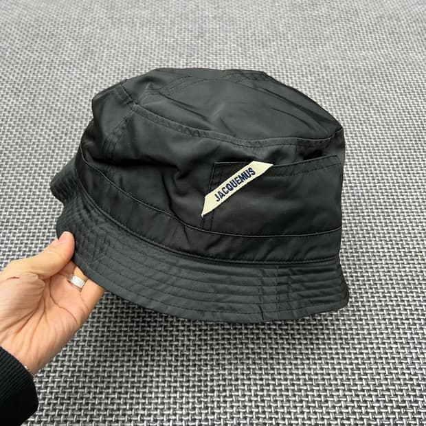 자크뮈스 나일론 버킷햇
