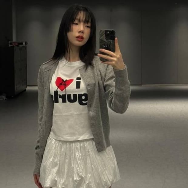 에즈이프캘리 gurls 크롭 반팔티셔츠 글로니 aeae