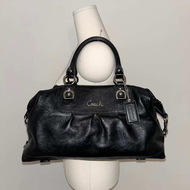 Coach Basic Design Black Shoulder Bag