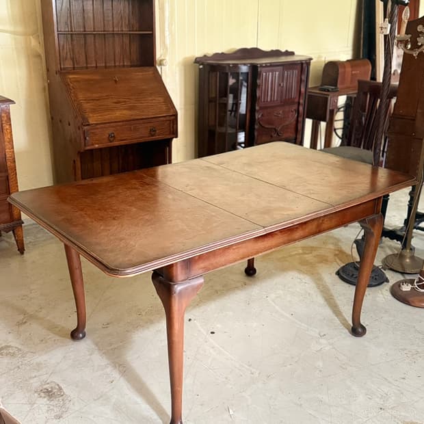 영국 퀸앤스타일 확장식 다이닝 테이블