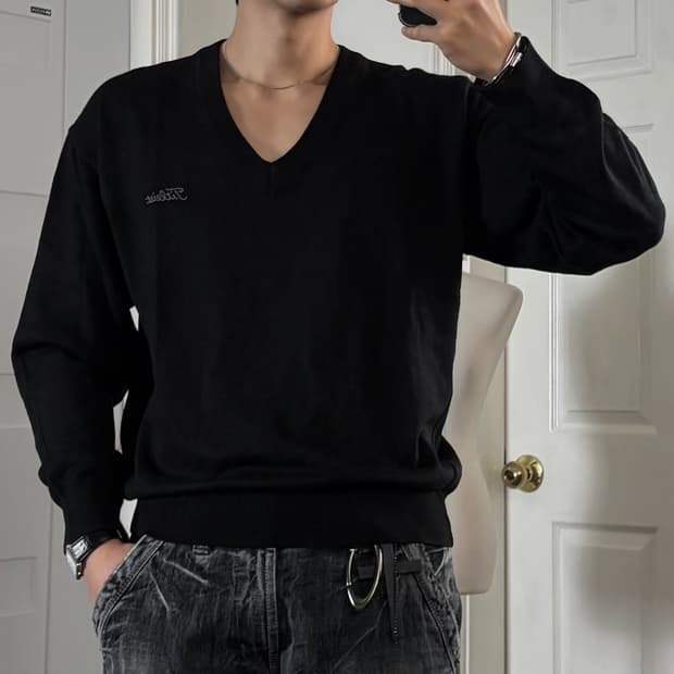 JPN 니트 블랙 V neck