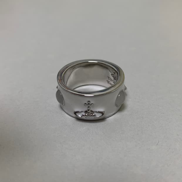 비비안웨스트우드 화이트 오팔 링