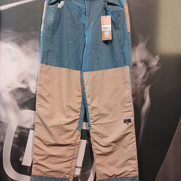 배색 패치 디테일 청바지