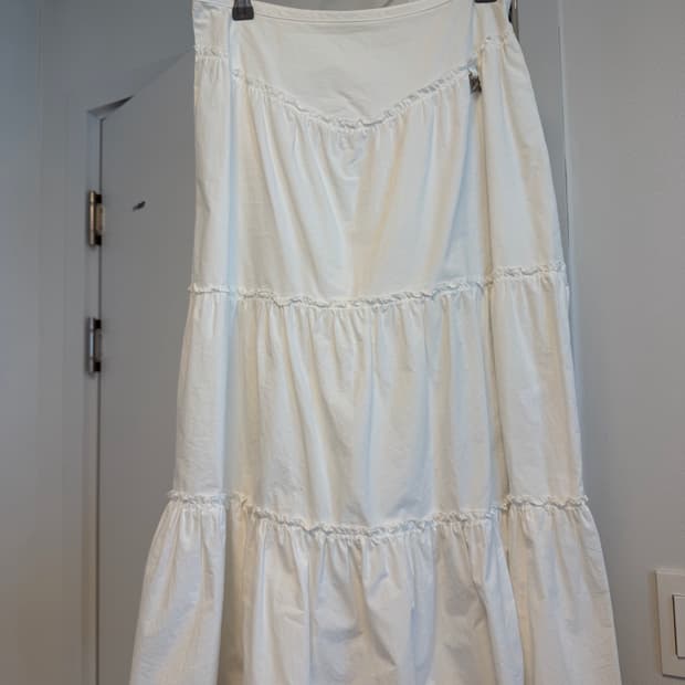 새상품/글로니 로데오 러플 스커트 화이트 S