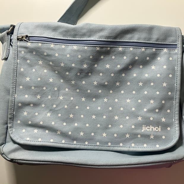 지초이 파르코 에디션 메신저백 스카이블루