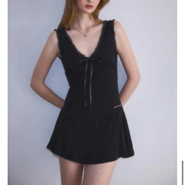 로제프란츠 레이스 펀칭 미니 드레스 블랙