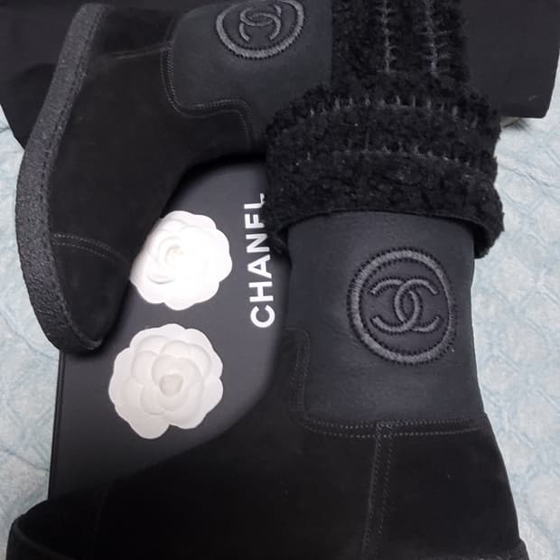 [정품] 샤넬 부츠 세무 양가죽 블랙 사이즈 38.5 (여성용) 한정판