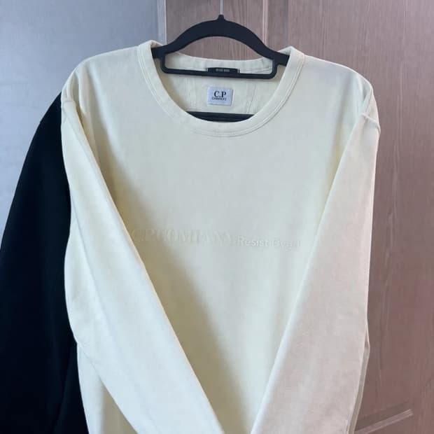 C.P. Company 롱슬리브 아이보리